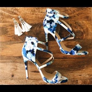 Charlotte Russe Blue Floral Print Heels Size 8